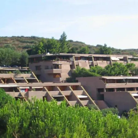 Le Corti Di Cugnana Apartahotel