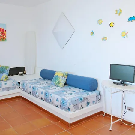 Le Corti Di Cugnana Apartahotel